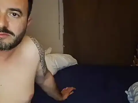 Snapshot of CaroAndMarc chatting on March 5, 2025, 9:15 pm CaroAndMarc online show from March 5, 2025, 9:15 pm