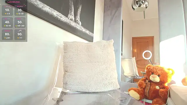 Snapshot of Mia__Milan chatting on February 11, 2025, 6:51 am Mia Milan online show from February 11, 2025, 6:51 am