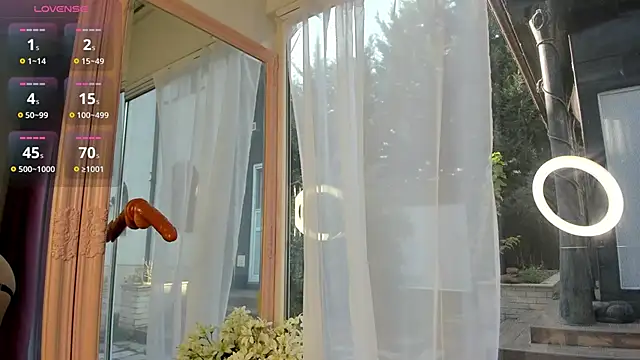 Snapshot of Mia__Milan chatting on November 22, 2025, 10:03 am Mia Milan online show from November 22, 2025, 10:03 am