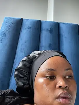 Curveysinaa online show from February 19, 2025, 9:25 pm