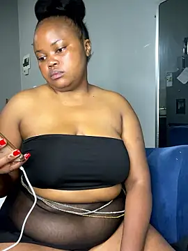 Snapshot of Curveysinaa chatting on January 7, 2026, 9:06 pm Curveysinaa online show from January 7, 2026, 9:06 pm