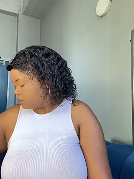 Snapshot of Curveysinaa chatting on February 12, 2026, 6:08 am Curveysinaa online show from February 12, 2026, 6:08 am