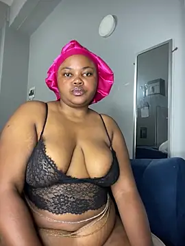 Snapshot of Curveysinaa chatting on February 15, 2026, 8:38 pm Curveysinaa online show from February 15, 2026, 8:38 pm