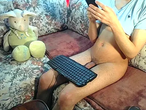 Snapshot of anwarlovemaroc chatting on February 16, 2025, 12:19 am anwarlovemaroc online show from February 16, 2025, 12:19 am