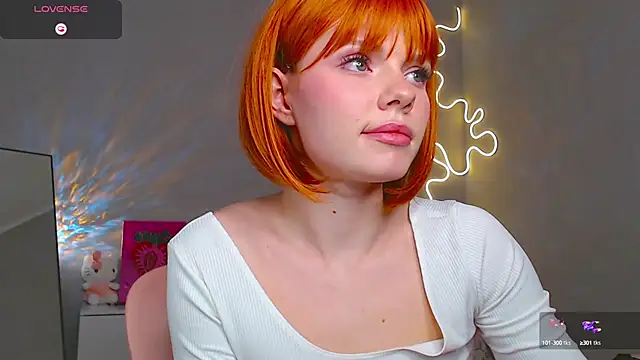 Snapshot of Red__Candy chatting on February 25, 2025, 7:58 pm Red Candy online show from February 25, 2025, 7:58 pm