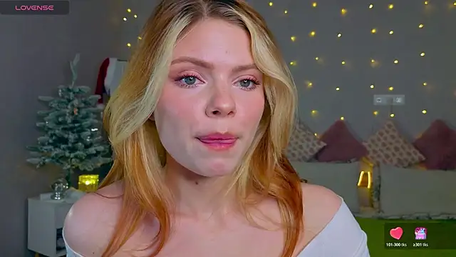 Snapshot of Red__Candy chatting on January 9, 2026, 12:08 pm Red Candy online show from January 9, 2026, 12:08 pm