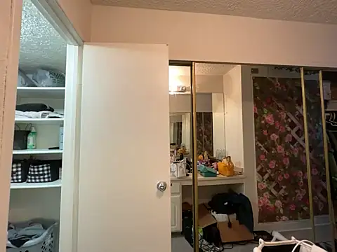 Snapshot of GoddessNih chatting on October 25, 2025, 4:24 pm GoddessNih online show from October 25, 2025, 4:24 pm