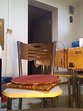 Snapshot of Ely_Elenita chatting on December 3, 2025, 8:23 am Ely Elenita online show from December 3, 2025, 8:23 am