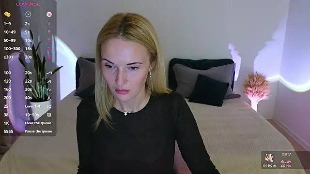 AlisssaRose online show from October 18, 2025, 8:42 pm