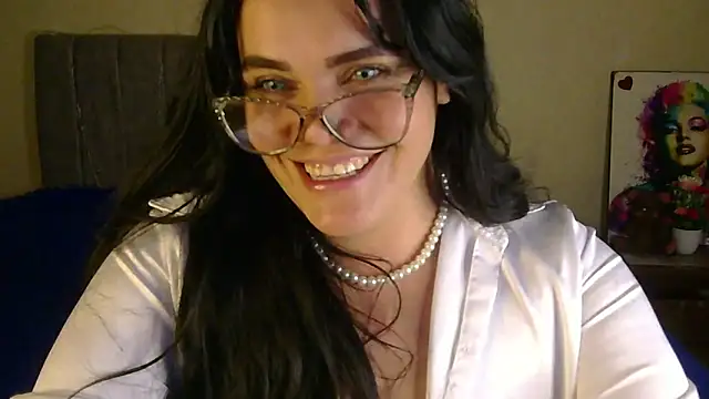 Snapshot of blue_angel33 chatting on October 15, 2025, 2:01 am blue angel33 online show from October 15, 2025, 2:01 am