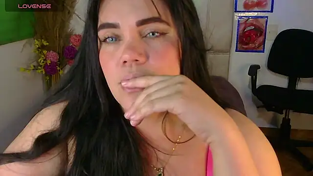 Snapshot of blue_angel33 chatting on February 17, 2026, 1:57 am blue angel33 online show from February 17, 2026, 1:57 am