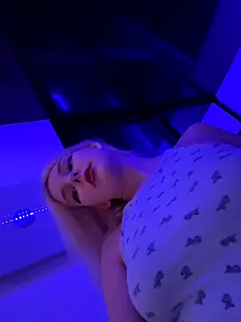 XMelissaX online show from December 3, 2025, 7:56 pm