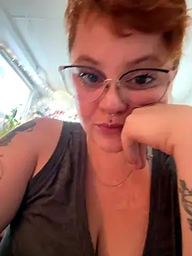 Snapshot of Sweetleeahxx chatting on September 24, 2025, 12:41 pm Sweetleeahxx online show from September 24, 2025, 12:41 pm