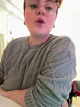 Snapshot of Sweetleeahxx chatting on January 18, 2026, 3:38 pm Sweetleeahxx online show from January 18, 2026, 3:38 pm