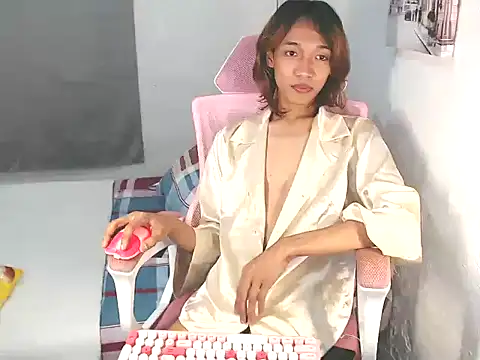 Snapshot of imtwinky chatting on January 16, 2026, 11:42 pm imtwinky online show from January 16, 2026, 11:42 pm