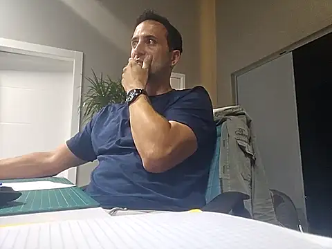 Snapshot of Lucas___81 chatting on October 28, 2025, 7:27 pm Lucas 81 online show from October 28, 2025, 7:27 pm