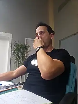 Snapshot of Lucas___81 chatting on November 10, 2025, 7:24 pm Lucas 81 online show from November 10, 2025, 7:24 pm