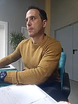 Snapshot of Lucas___81 chatting on December 4, 2025, 6:38 pm Lucas 81 online show from December 4, 2025, 6:38 pm