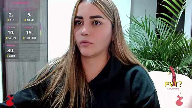 Lucia star   online show from November 5, 2025, 2:55 am