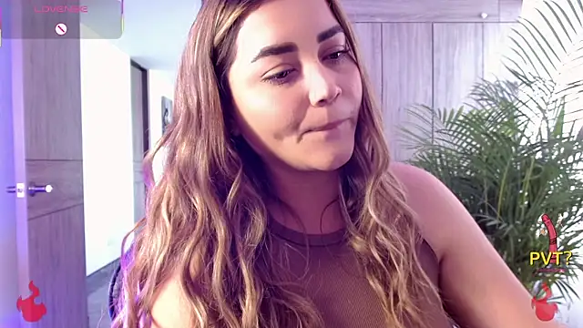 Snapshot of Lucia_star__ chatting on January 8, 2026, 6:32 pm Lucia star online show from January 8, 2026, 6:32 pm