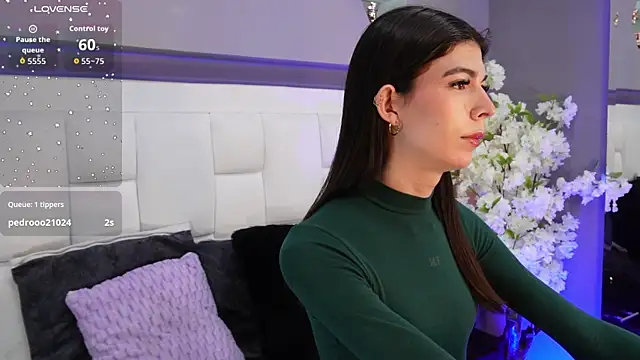 Snapshot of CuteAri chatting on October 31, 2025, 8:43 pm CuteAri online show from October 31, 2025, 8:43 pm