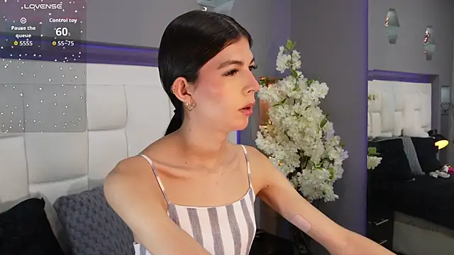 Snapshot of CuteAri chatting on December 13, 2025, 8:25 pm CuteAri online show from December 13, 2025, 8:25 pm