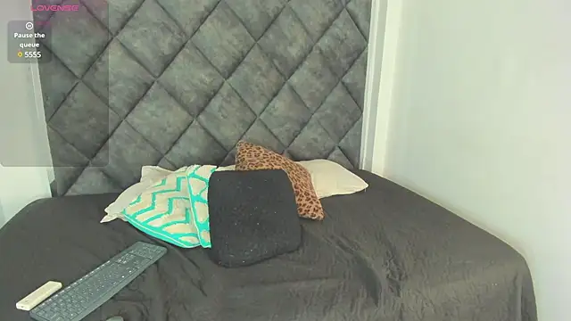 Snapshot of Latrellx7 chatting on December 19, 2024, 11:39 am Latrellx7 online show from December 19, 2024, 11:39 am