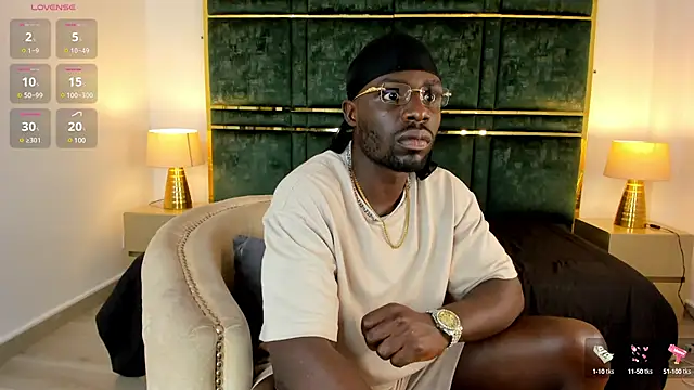 Snapshot of Latrellx7 chatting on January 27, 2025, 12:37 pm Latrellx7 online show from January 27, 2025, 12:37 pm