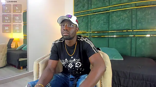 Snapshot of Latrellx7 chatting on January 29, 2025, 10:27 am Latrellx7 online show from January 29, 2025, 10:27 am