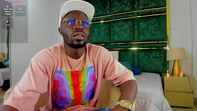 Snapshot of Latrellx7 chatting on February 10, 2025, 11:46 am Latrellx7 online show from February 10, 2025, 11:46 am