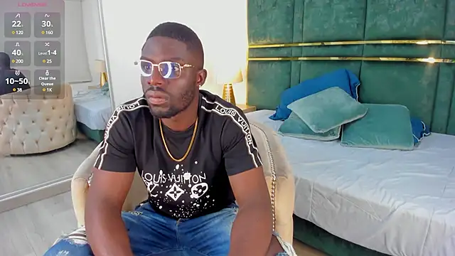 Snapshot of Latrellx7 chatting on February 12, 2025, 11:40 am Latrellx7 online show from February 12, 2025, 11:40 am