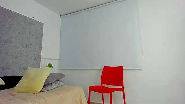 Snapshot of Latrellx7 chatting on February 27, 2025, 2:43 pm Latrellx7 online show from February 27, 2025, 2:43 pm