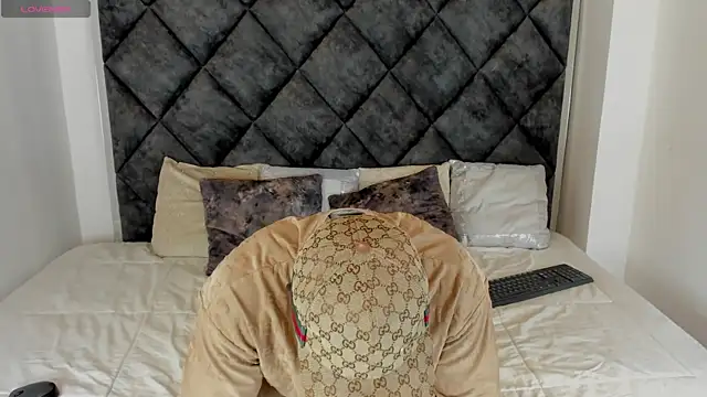 Snapshot of Latrellx7 chatting on September 19, 2025, 3:08 am Latrellx7 online show from September 19, 2025, 3:08 am