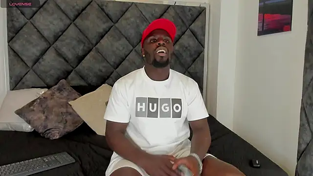 Snapshot of Latrellx7 chatting on September 25, 2025, 3:21 am Latrellx7 online show from September 25, 2025, 3:21 am