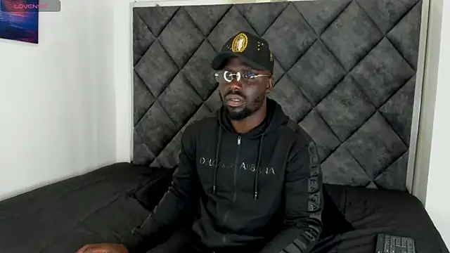 Snapshot of Latrellx7 chatting on October 16, 2025, 3:40 am Latrellx7 online show from October 16, 2025, 3:40 am