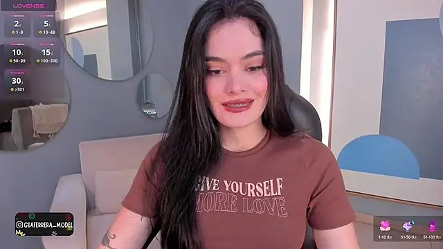 Snapshot of GiaFerrara chatting on December 1, 2024, 5:13 pm GiaFerrara online show from December 1, 2024, 5:13 pm