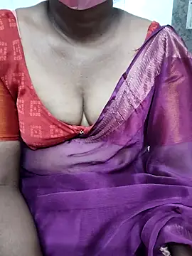 Snapshot of Indiandolly23 chatting on March 18, 2025, 11:19 am Indiandolly23 online show from March 18, 2025, 11:19 am