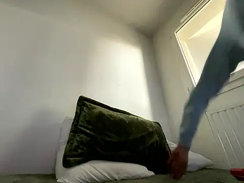 Snapshot of Rebeu313 chatting on January 11, 2026, 11:59 am Rebeu313 online show from January 11, 2026, 11:59 am