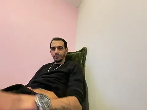 Snapshot of Rebeu313 chatting on February 8, 2026, 2:37 am Rebeu313 online show from February 8, 2026, 2:37 am