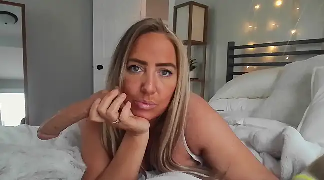 Snapshot of sunshinekisses chatting on January 26, 2025, 6:37 pm sunshinekisses online show from January 26, 2025, 6:37 pm