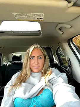 Snapshot of sunshinekisses chatting on October 16, 2025, 5:25 pm sunshinekisses online show from October 16, 2025, 5:25 pm