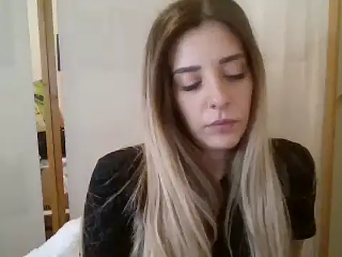 Snapshot of MissBella131 chatting on December 17, 2024, 8:21 pm MissBella131 online show from December 17, 2024, 8:21 pm