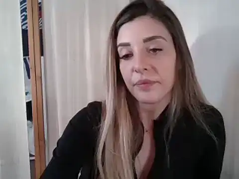 Snapshot of MissBella131 chatting on December 27, 2024, 2:43 pm MissBella131 online show from December 27, 2024, 2:43 pm