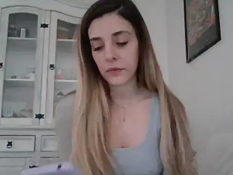 Snapshot of MissBella131 chatting on December 31, 2024, 1:41 pm MissBella131 online show from December 31, 2024, 1:41 pm