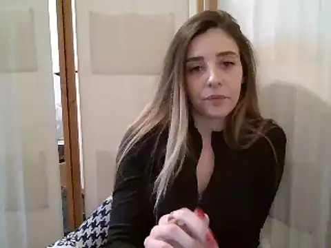 Snapshot of MissBella131 chatting on February 19, 2025, 4:44 pm MissBella131 online show from February 19, 2025, 4:44 pm