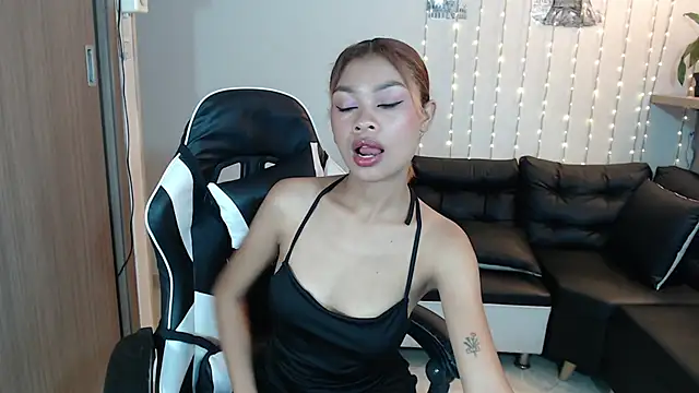 Snapshot of Perla_prg chatting on February 21, 2025, 12:50 pm Perla prg online show from February 21, 2025, 12:50 pm