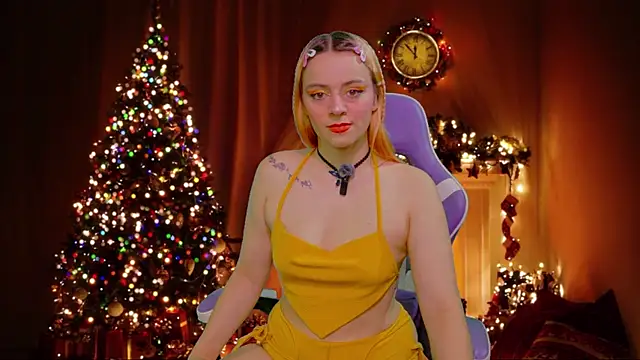 Snapshot of Dolce--Mia---Bianchi__07 chatting on December 3, 2025, 6:43 am Dolce--Mia---Bianchi 07 online show from December 3, 2025, 6:43 am