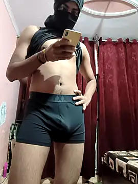 Snapshot of Fucker_111 chatting on April 9, 2026, 12:32 am Fucker 111 online show from April 9, 2026, 12:32 am