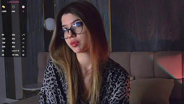 Snapshot of Sara_Lewiis chatting on October 22, 2025, 4:29 pm Sara Lewiis online show from October 22, 2025, 4:29 pm