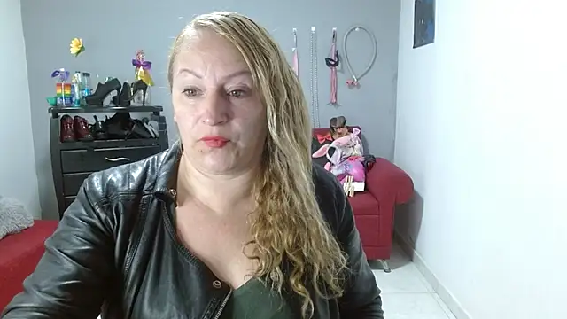 Snapshot of emperabigbootybigass chatting on February 3, 2025, 12:14 pm emperabigbootybigass online show from February 3, 2025, 12:14 pm